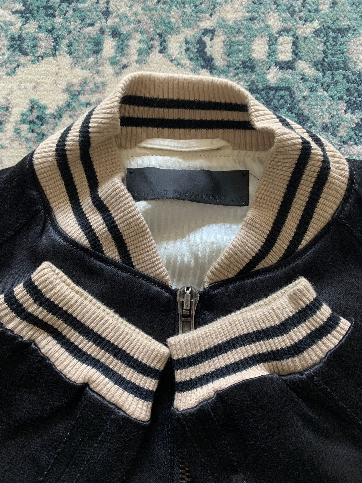 Haider Ackermann haider ackermann black silk bomber jacket Size US S / EU 44-46 / 1 - 2 Thumbnail