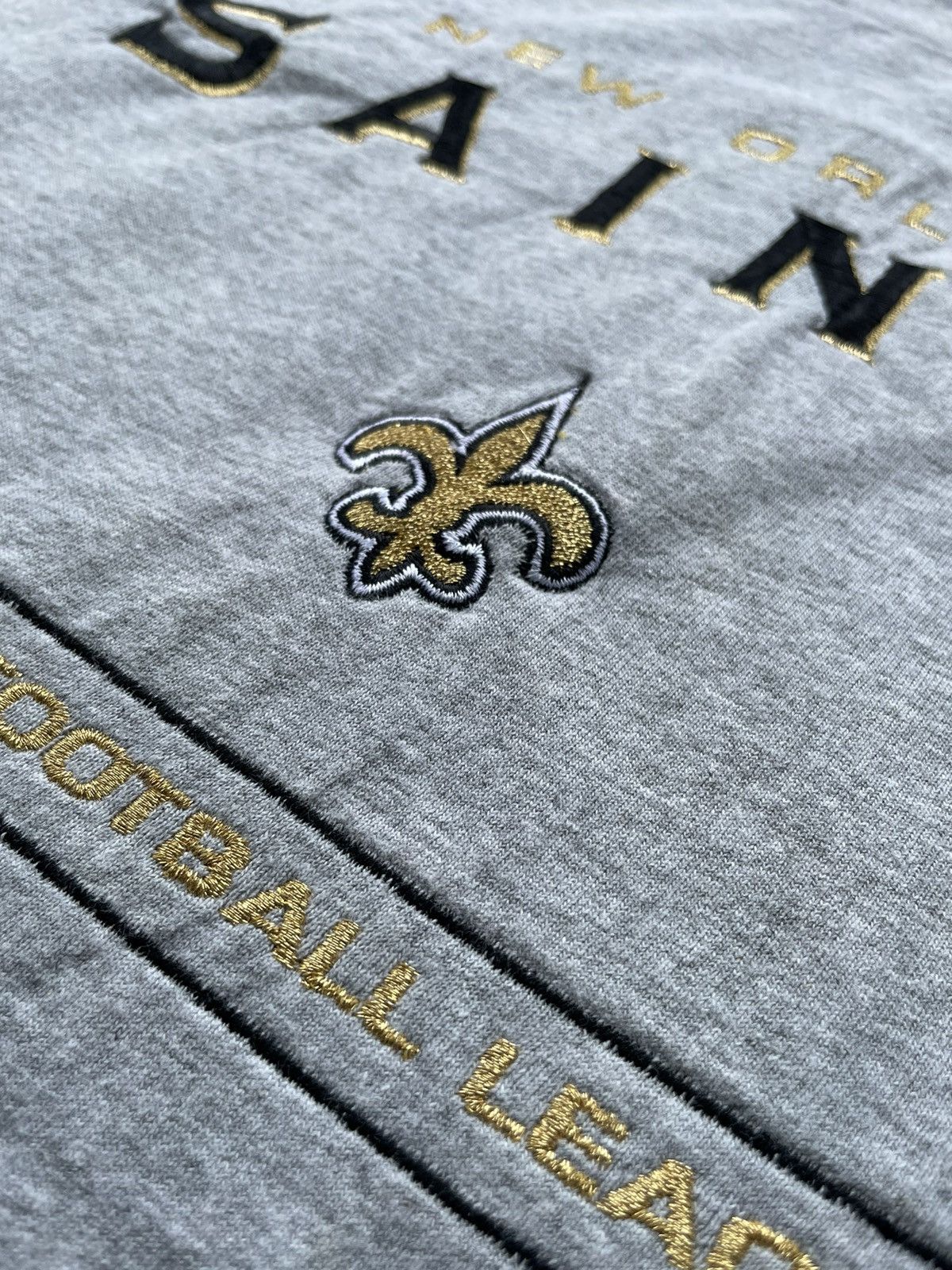 NFL × Vintage Vintage New Orleans Saint NFL Tshirt Size US L / EU 52-54 / 3 - 8 Thumbnail
