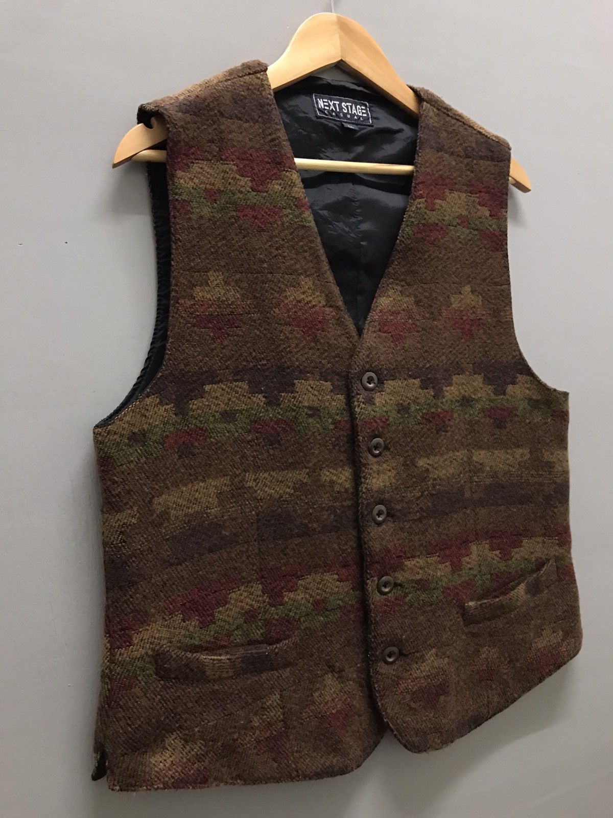 Japanese Brand Vintage Navajo Aztec Casual Vest Native Style Size US L / EU 52-54 / 3 - 2 Thumbnail