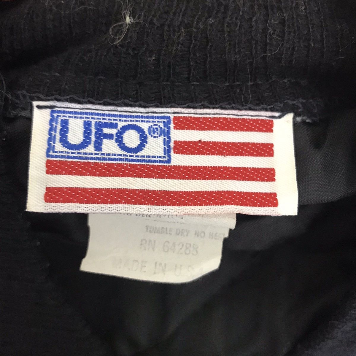 Vintage Vintage UFO USA Flag Brand Clothing Quilted Vest Jacket Size US XL / EU 56 / 4 - 3 Thumbnail