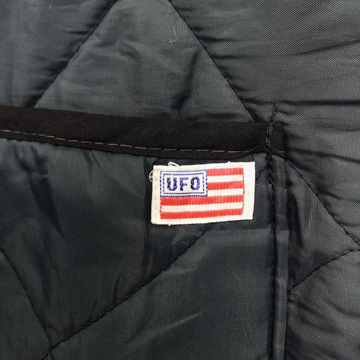 Vintage Vintage UFO USA Flag Brand Clothing Quilted Vest Jacket Size US XL / EU 56 / 4 - 5 Thumbnail
