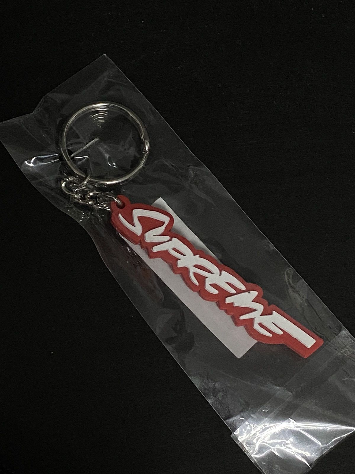 Futura × Supreme supreme x futura key chain Size ONE SIZE - 1 Thumbnail