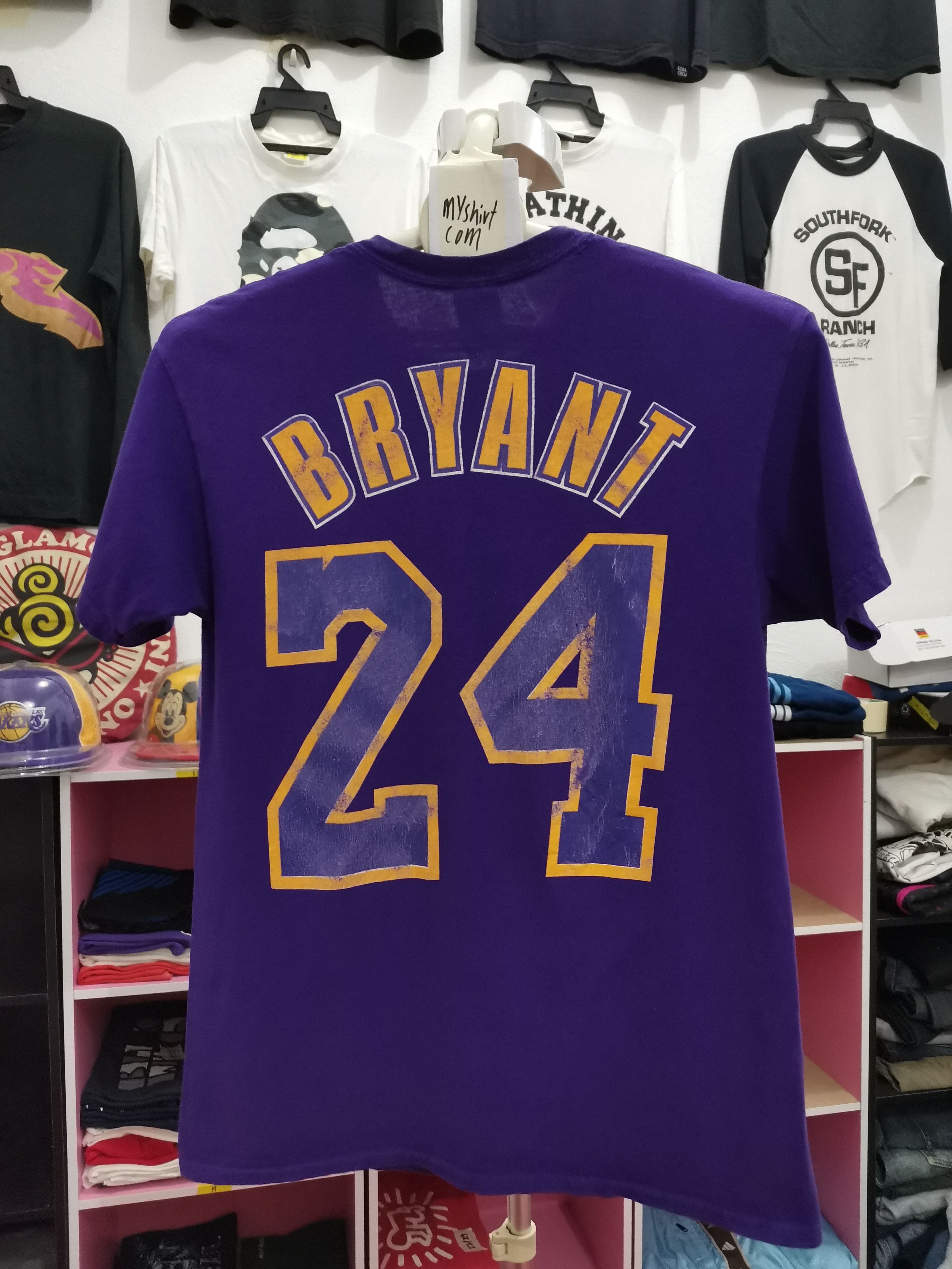 NBA × Nike KOBE BRYANT "MAGIC PLAYER AT PEOPLE MEMORY" SHIRT - M SIZE Size US M / EU 48-50 / 2 - 3 Thumbnail