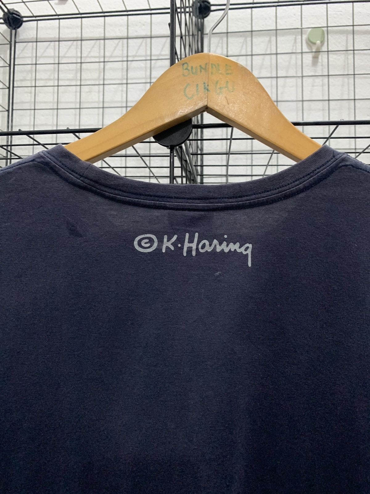Keith Haring × Uniqlo KEITH HARING RESIST T-SHIRT Size US XL / EU 56 / 4 - 4 Thumbnail