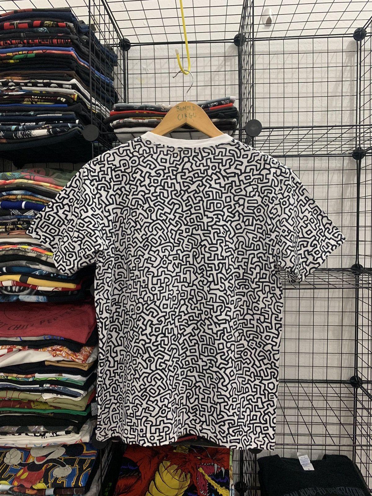 Keith Haring × Uniqlo KEITH HARING MOMA SPECIAL EDITION T-SHIRT Size US M / EU 48-50 / 2 - 2 Thumbnail