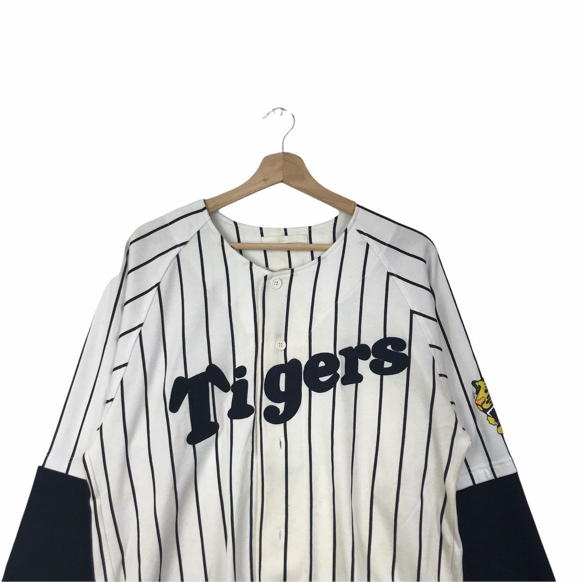 Japanese Brand HANSHIN TIGERS Japan Baseball Stripes Long Sleeve Shirt Size US M / EU 48-50 / 2 - 3 Thumbnail