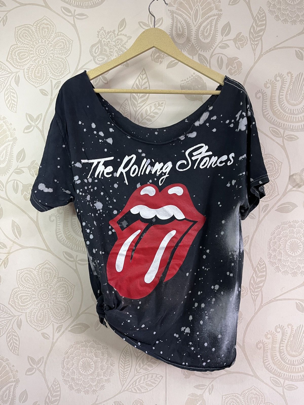 Band Tees × The Rolling Stones Thrashed The Rolling Stones TShirt Concert Size US L / EU 52-54 / 3 - 12 Thumbnail