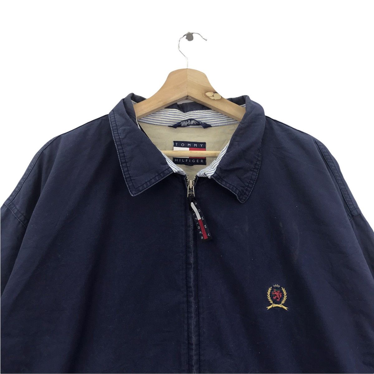 Tommy Hilfiger Vintage TOMMY HILFIGER Sailing Gear Blue Windbreaker Jacket Size US XL / EU 56 / 4 - 2 Thumbnail