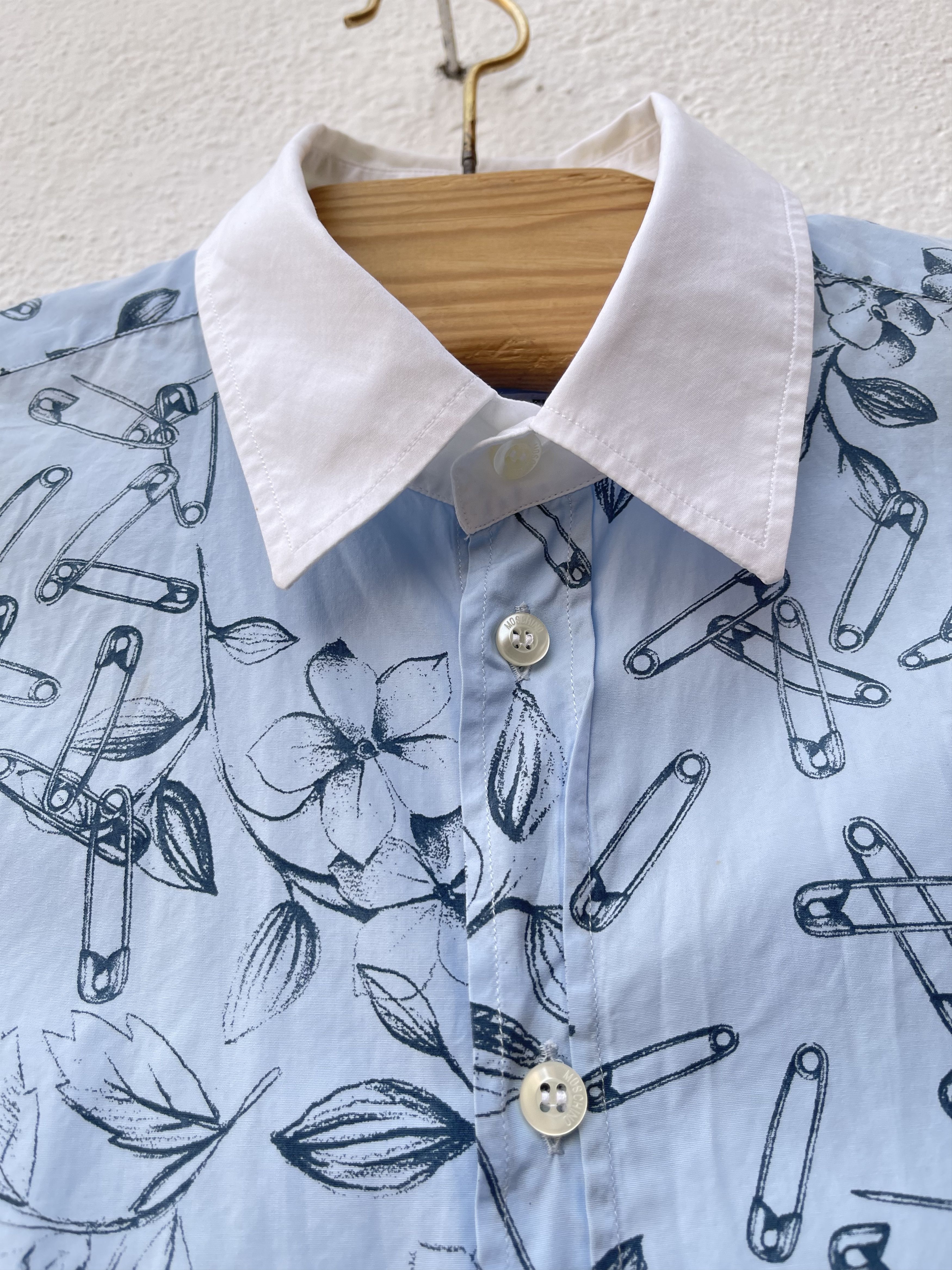 Moschino 🔥blue Moschino slim printed logo flowers heart size M Size US M / EU 48-50 / 2 - 8 Thumbnail