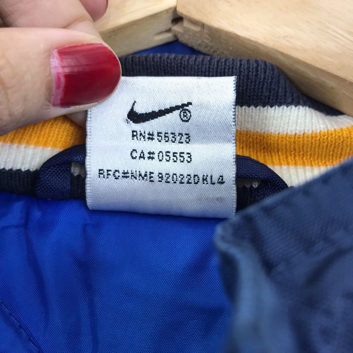 Nike Vintage NIKE SWOOSH Streetwear Hip Hop Puffer Jacket Size US L / EU 52-54 / 3 - 7 Thumbnail
