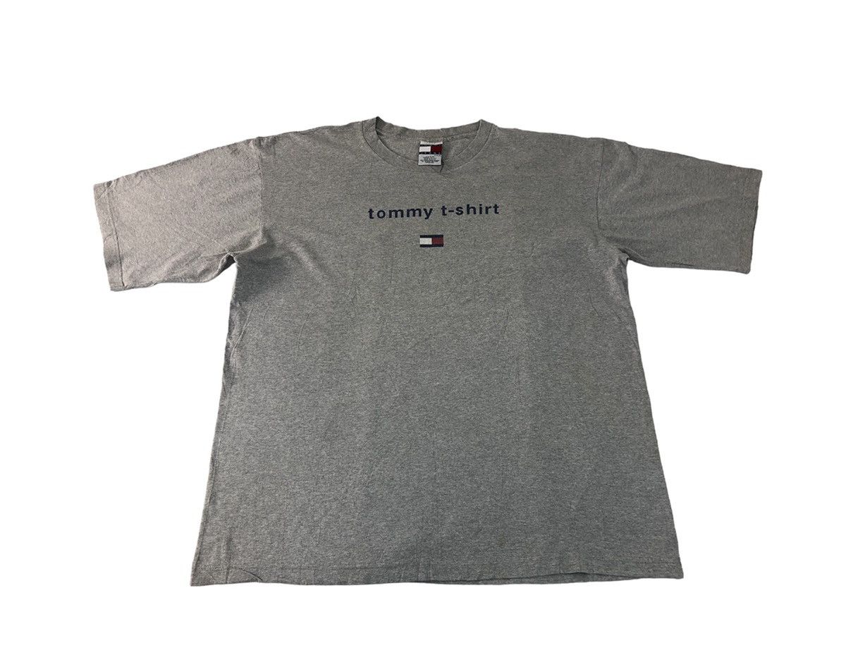 Tommy Hilfiger × Vintage Tommy Jeans T Shirt Spell Out Printed Grey Tee Size US XXL / EU 58 / 5 - 1 Thumbnail