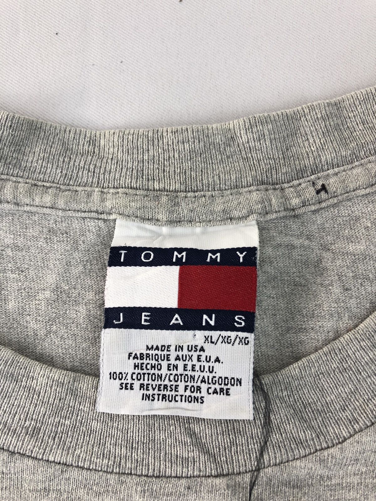 Tommy Hilfiger × Vintage Tommy Jeans T Shirt Spell Out Printed Grey Tee Size US XXL / EU 58 / 5 - 5 Thumbnail