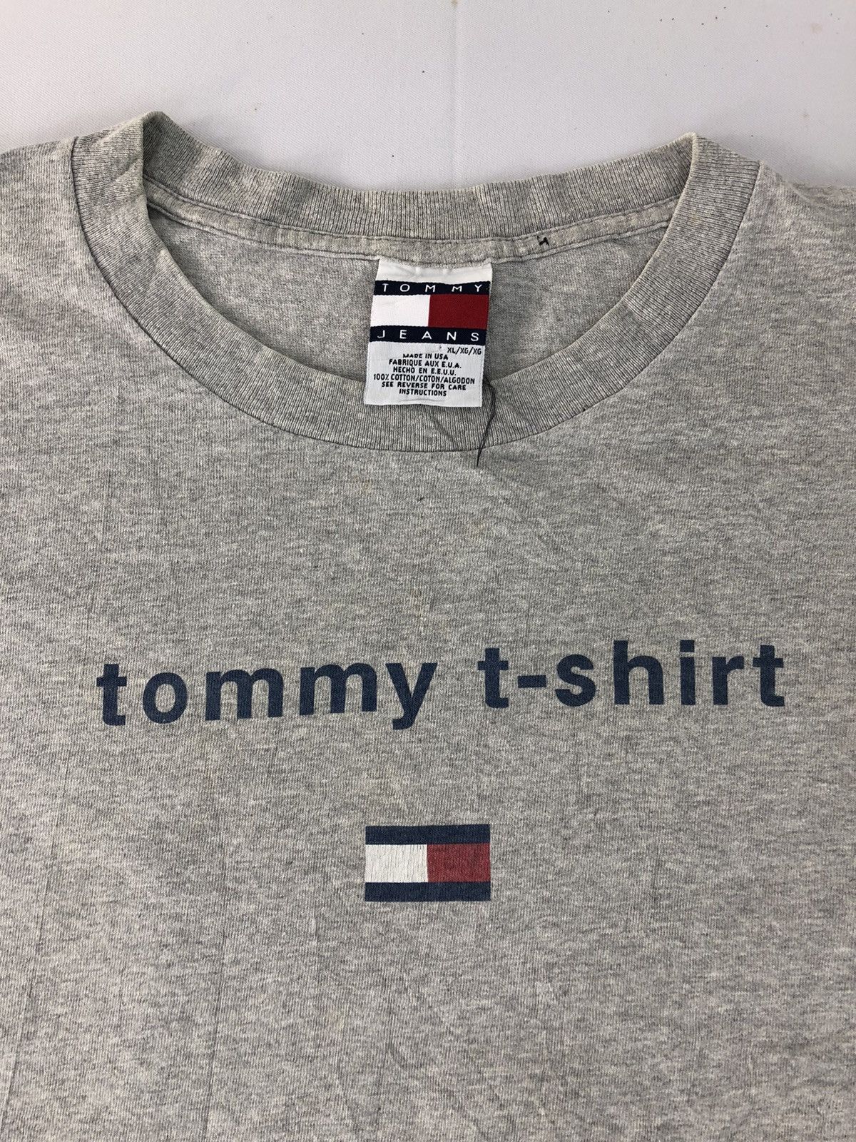 Tommy Hilfiger × Vintage Tommy Jeans T Shirt Spell Out Printed Grey Tee Size US XXL / EU 58 / 5 - 4 Thumbnail