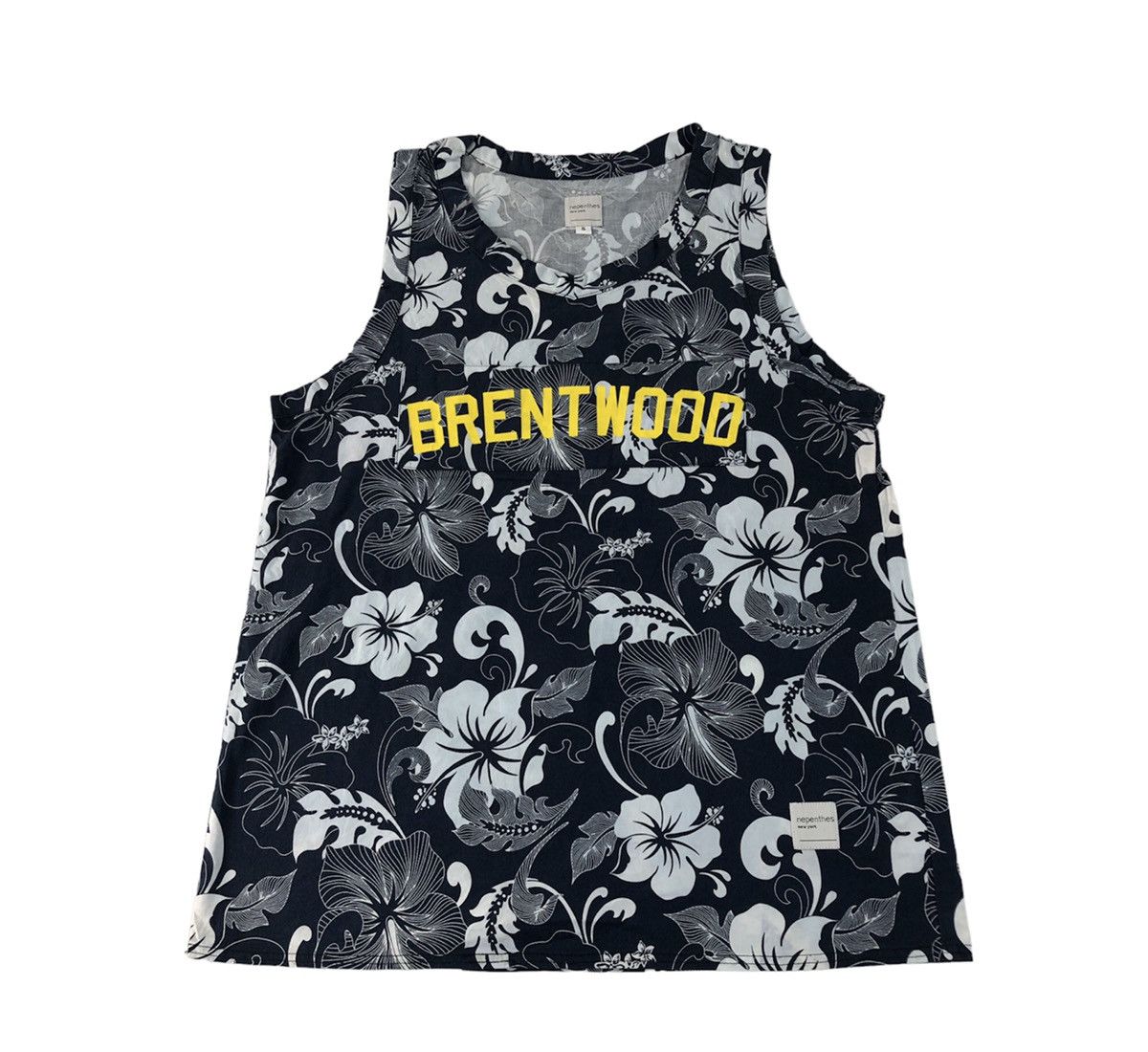 image of Hype x Nepenthes New York Nephentes New York Brentwood Hibiscus Floral Sleeveless Tee in Black (Siz