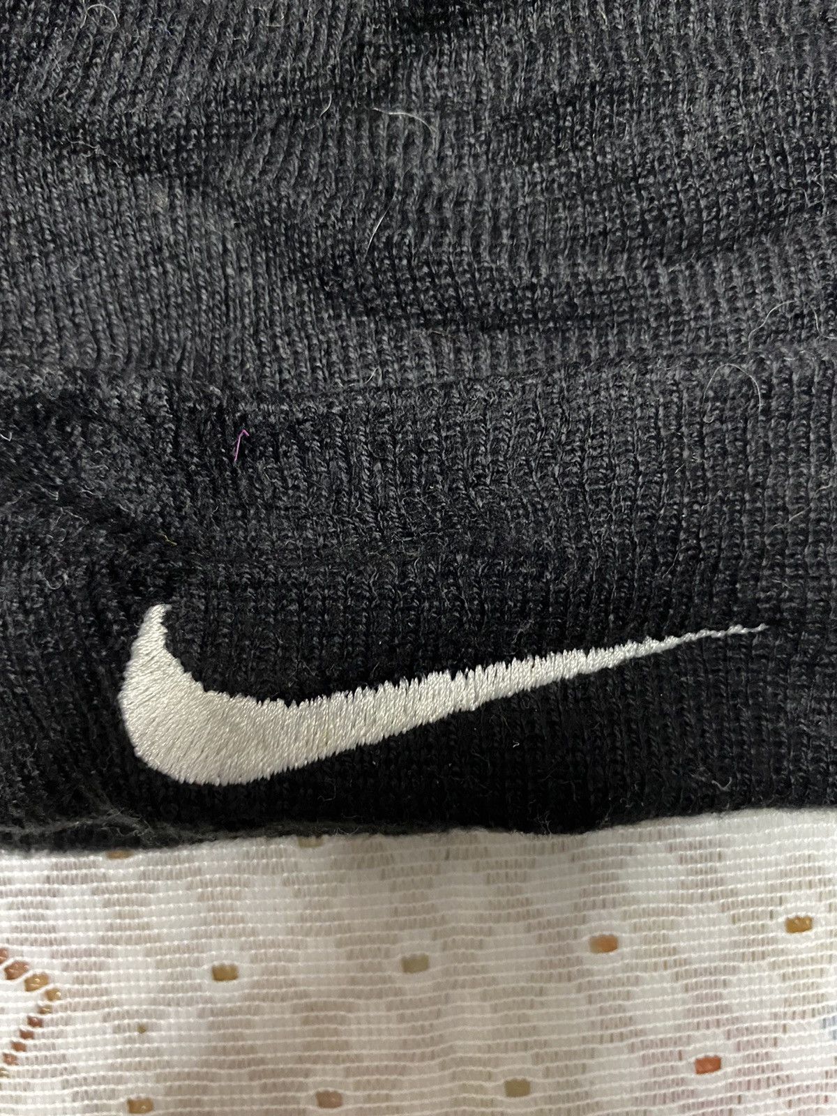 Nike Nike Swoosh Small Logo Embroidery Beanie Size ONE SIZE - 2 Thumbnail