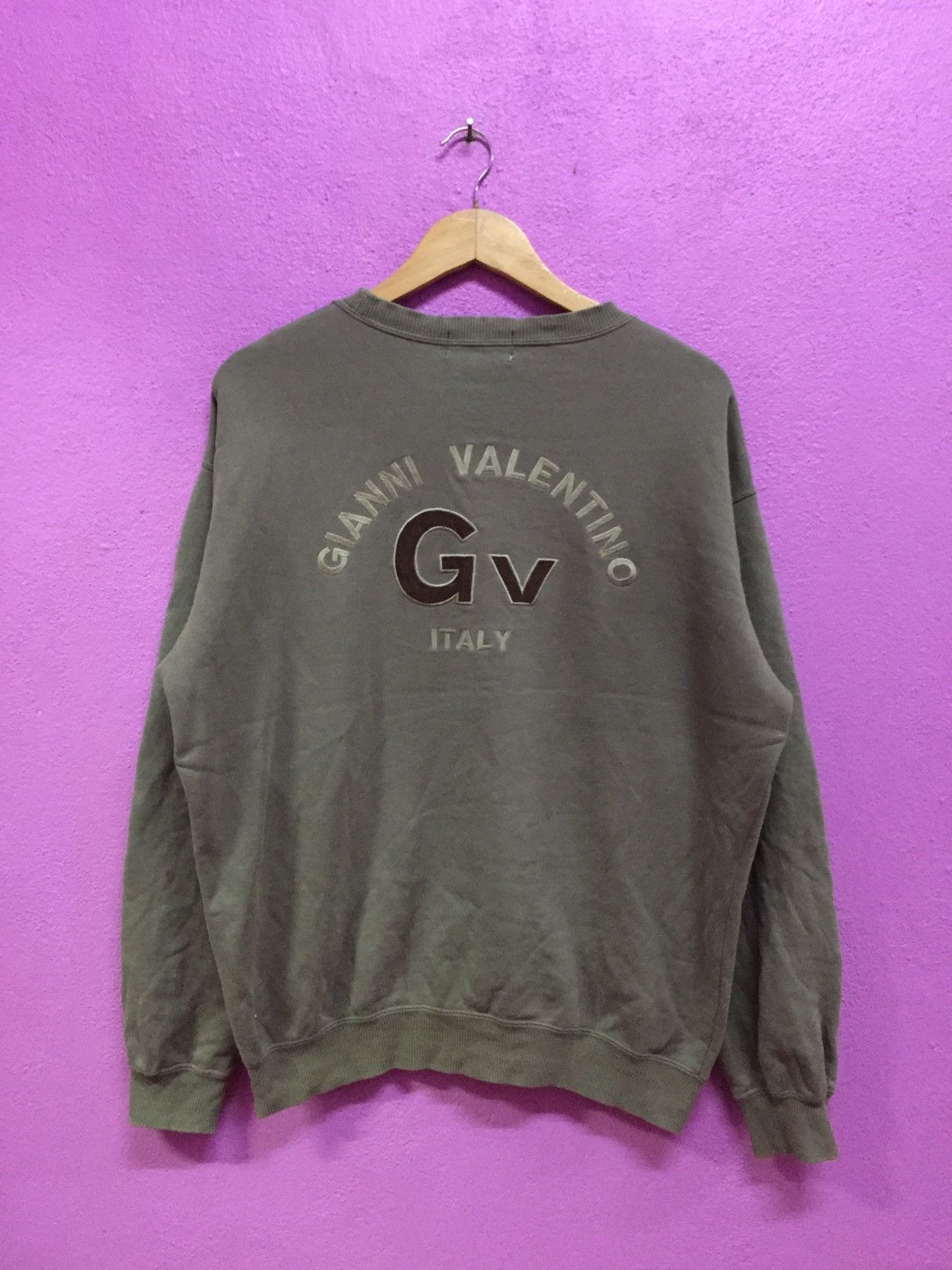 Gianni Valentino Vintage Gianni Valentino Italy Sweatshirts Size L Size US L / EU 52-54 / 3 - 1 Thumbnail