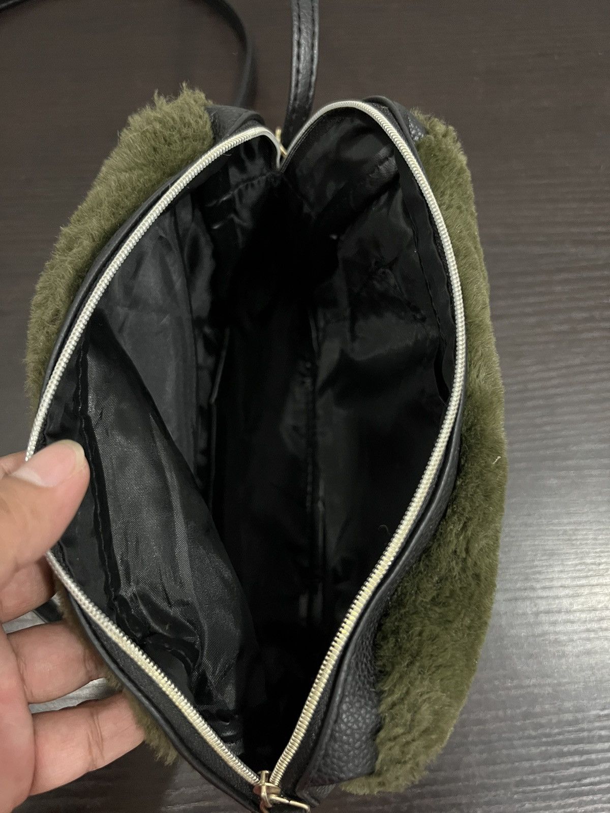 Designer × Japanese Brand Japanese Brand Beams Fleece Sling Bag Size ONE SIZE - 4 Thumbnail