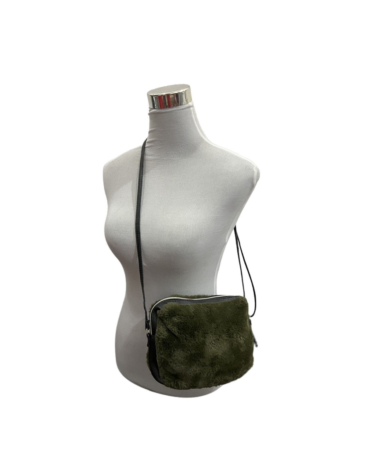 Designer × Japanese Brand Japanese Brand Beams Fleece Sling Bag Size ONE SIZE - 1 Thumbnail
