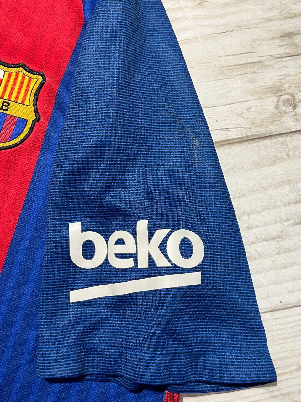 Nike Nike FC Barcelona 2016 2017 Home Shirt Soccer Jersey Size US L / EU 52-54 / 3 - 7 Thumbnail