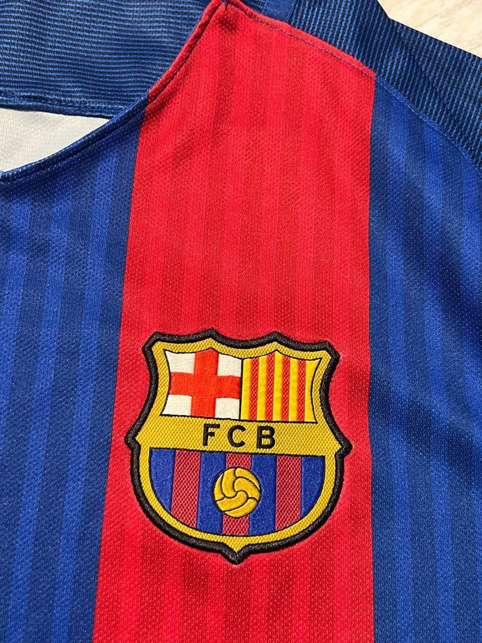 Nike Nike FC Barcelona 2016 2017 Home Shirt Soccer Jersey Size US L / EU 52-54 / 3 - 5 Thumbnail