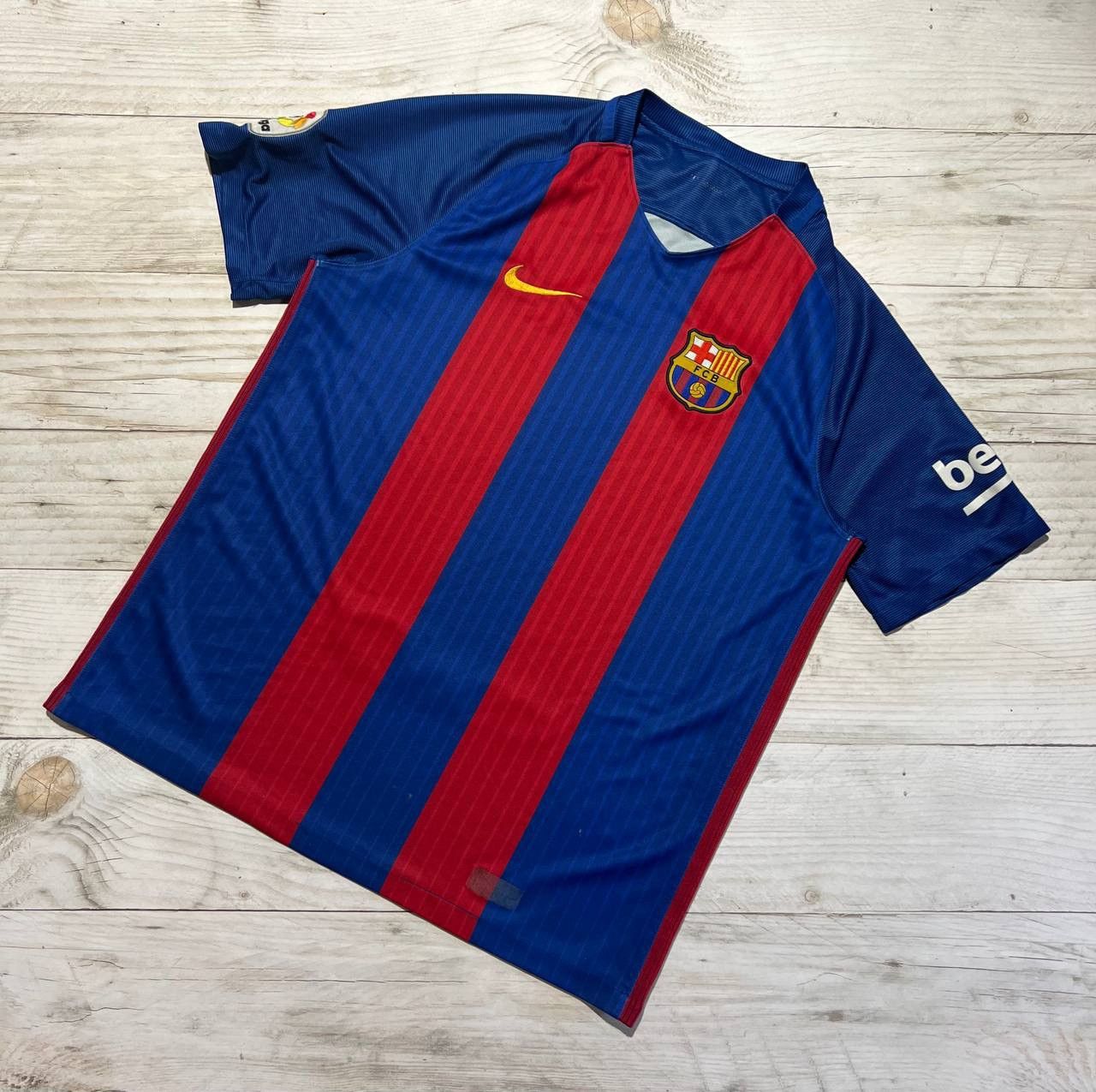 Nike Nike FC Barcelona 2016 2017 Home Shirt Soccer Jersey Size US L / EU 52-54 / 3 - 1 Thumbnail