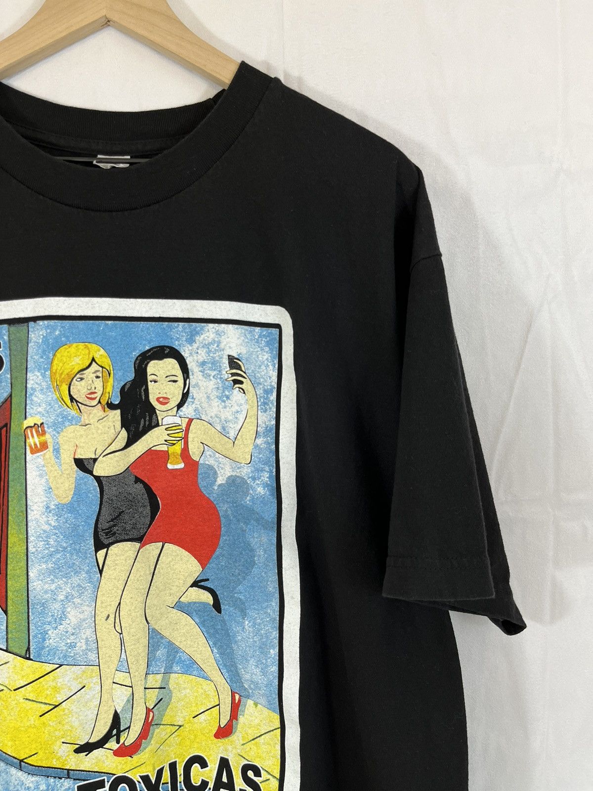 Vintage LAS TOXICAS Pretty Girls Selfie Beer Mexican Tee Size US XL / EU 56 / 4 - 3 Thumbnail