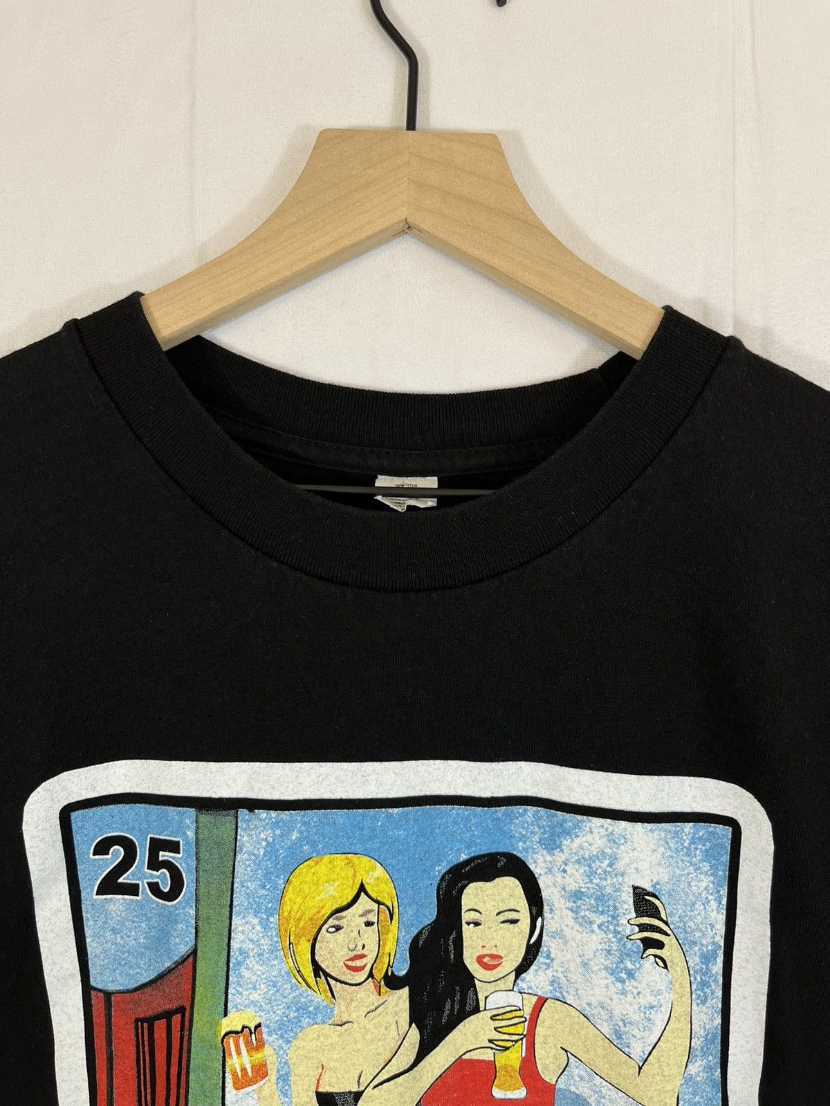 Vintage LAS TOXICAS Pretty Girls Selfie Beer Mexican Tee Size US XL / EU 56 / 4 - 4 Thumbnail