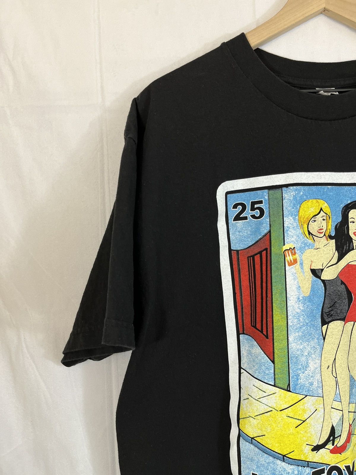 Vintage LAS TOXICAS Pretty Girls Selfie Beer Mexican Tee Size US XL / EU 56 / 4 - 6 Thumbnail