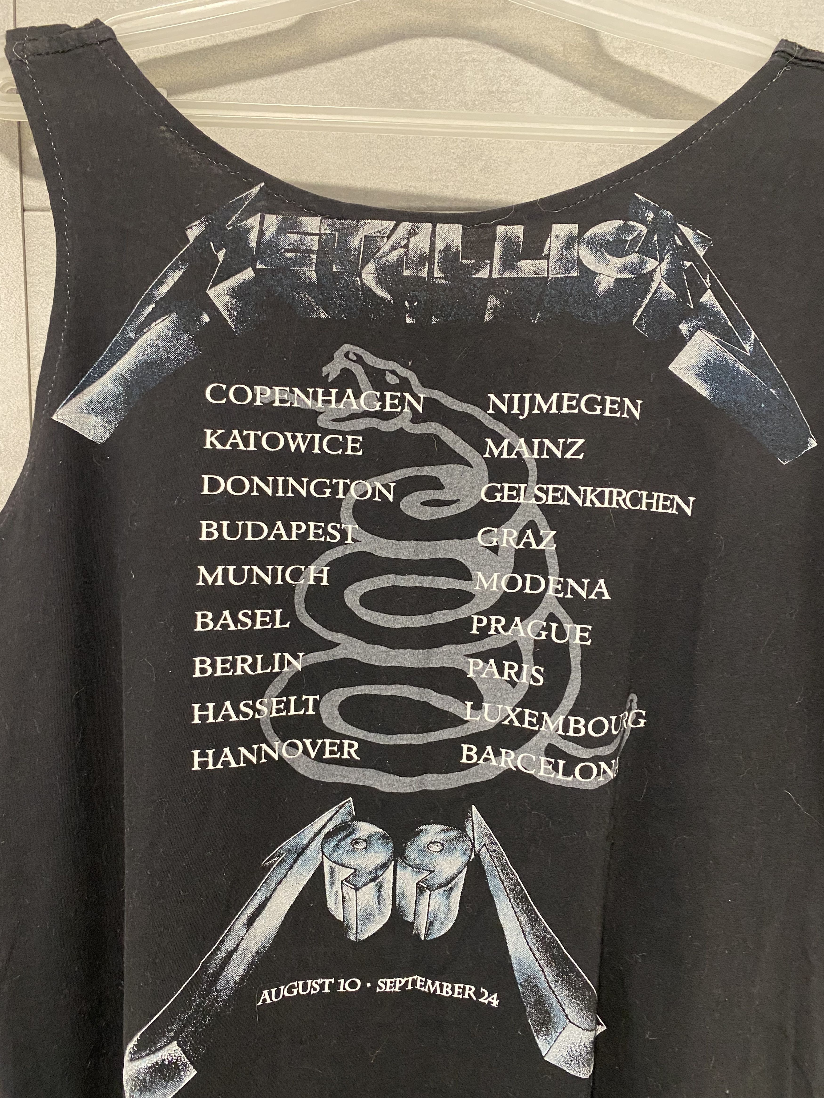 Metallica Vintage 1991 Metallica The Black Album world tour tank Size US L / EU 52-54 / 3 - 3 Thumbnail