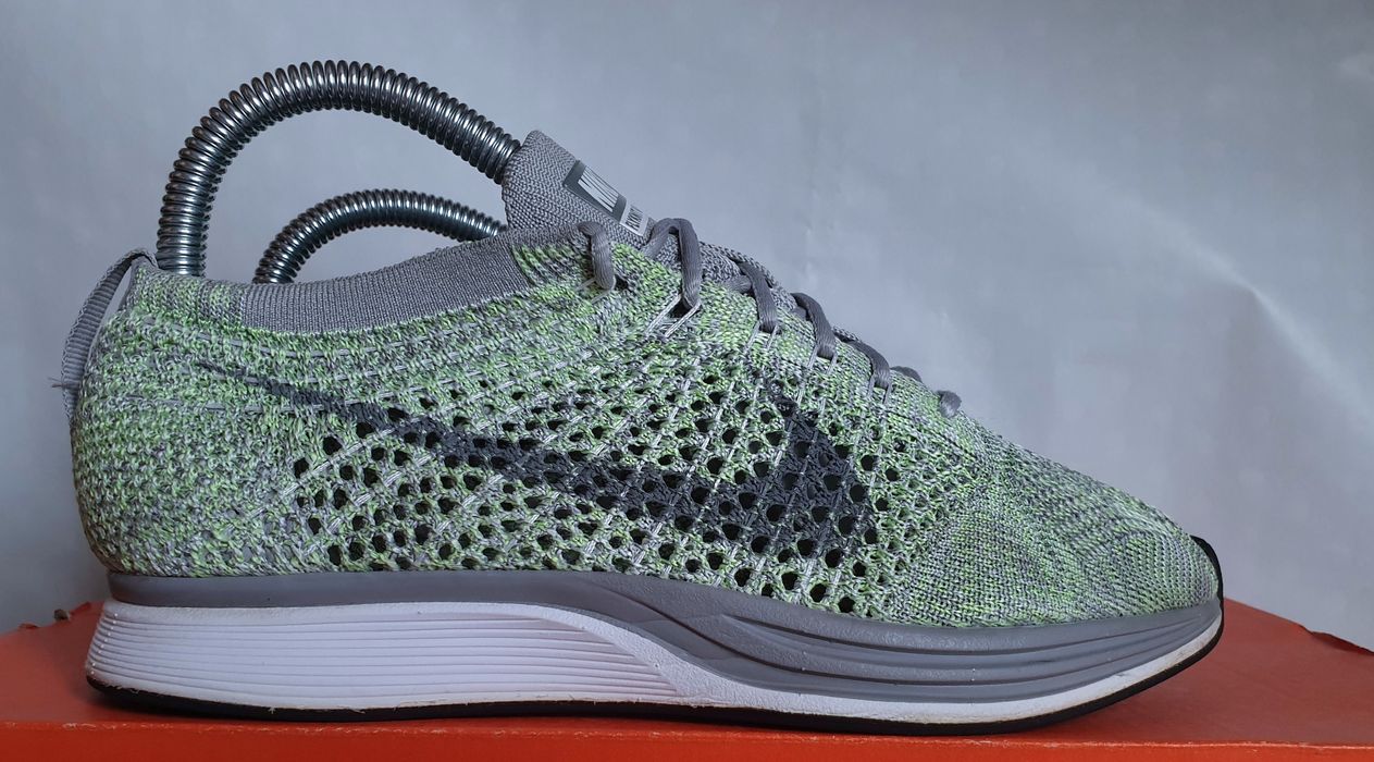 flyknit racer pistachio