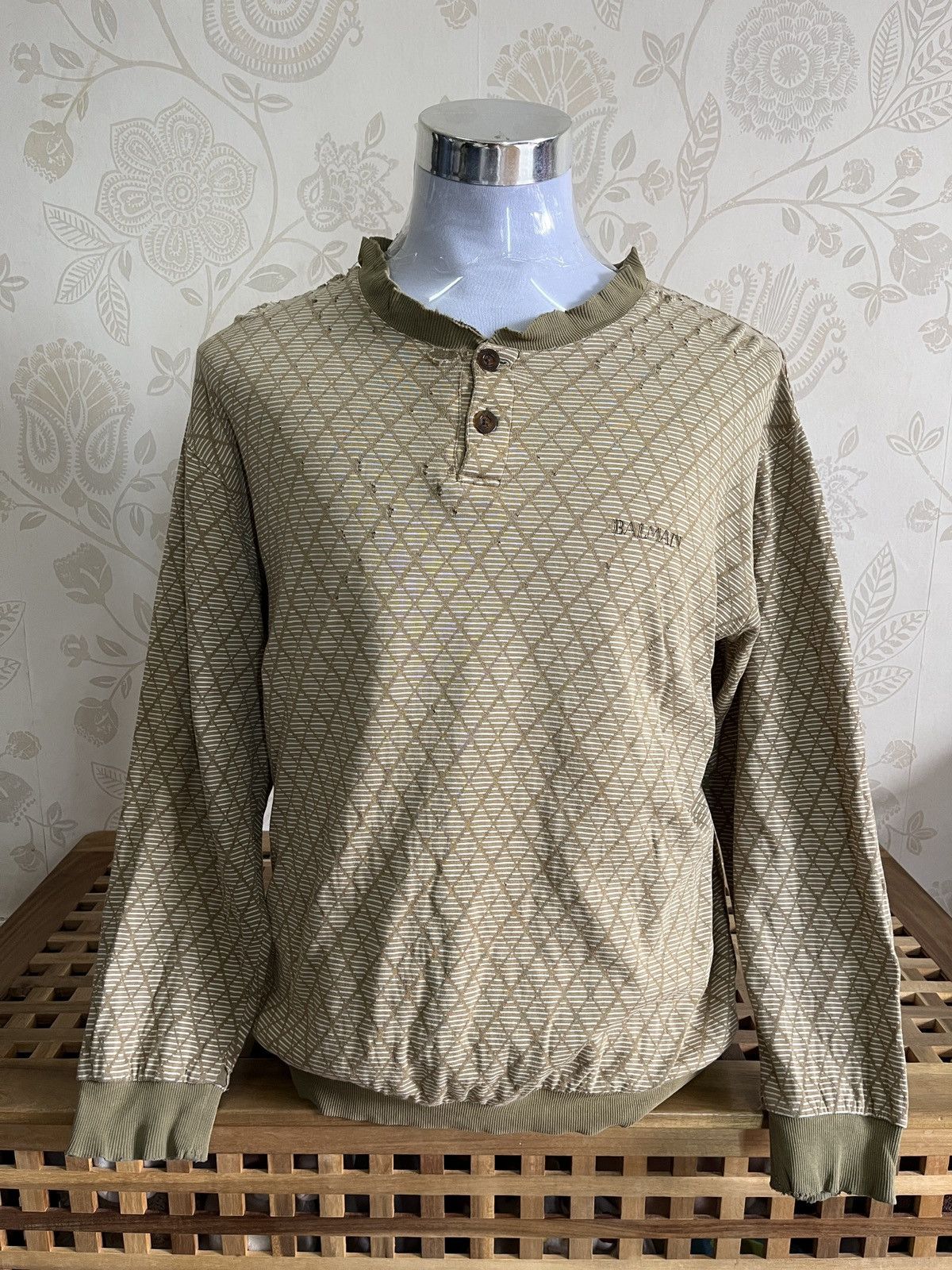 Balmain × Vintage Distressed Thrashed Vintage Balmain Long Sleeves Paris Size US XL / EU 56 / 4 - 2 Thumbnail