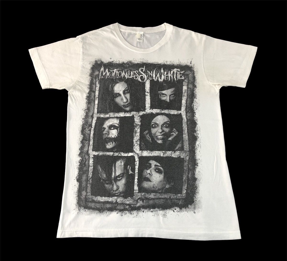 Band Tees Motionless In White American Metalcore Band Box Logo Tee Size US S / EU 44-46 / 1 - 1 Thumbnail