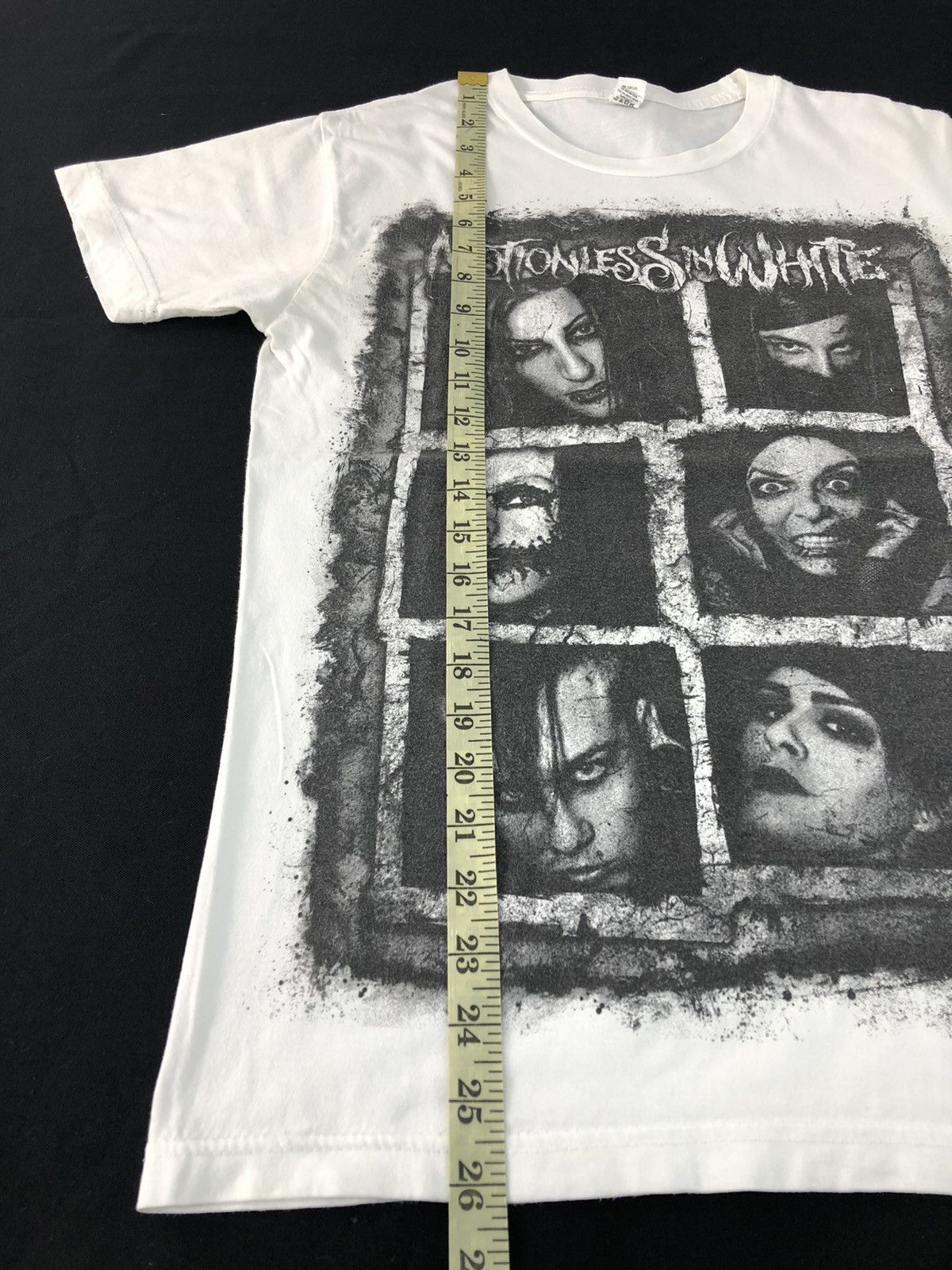 Band Tees Motionless In White American Metalcore Band Box Logo Tee Size US S / EU 44-46 / 1 - 9 Thumbnail