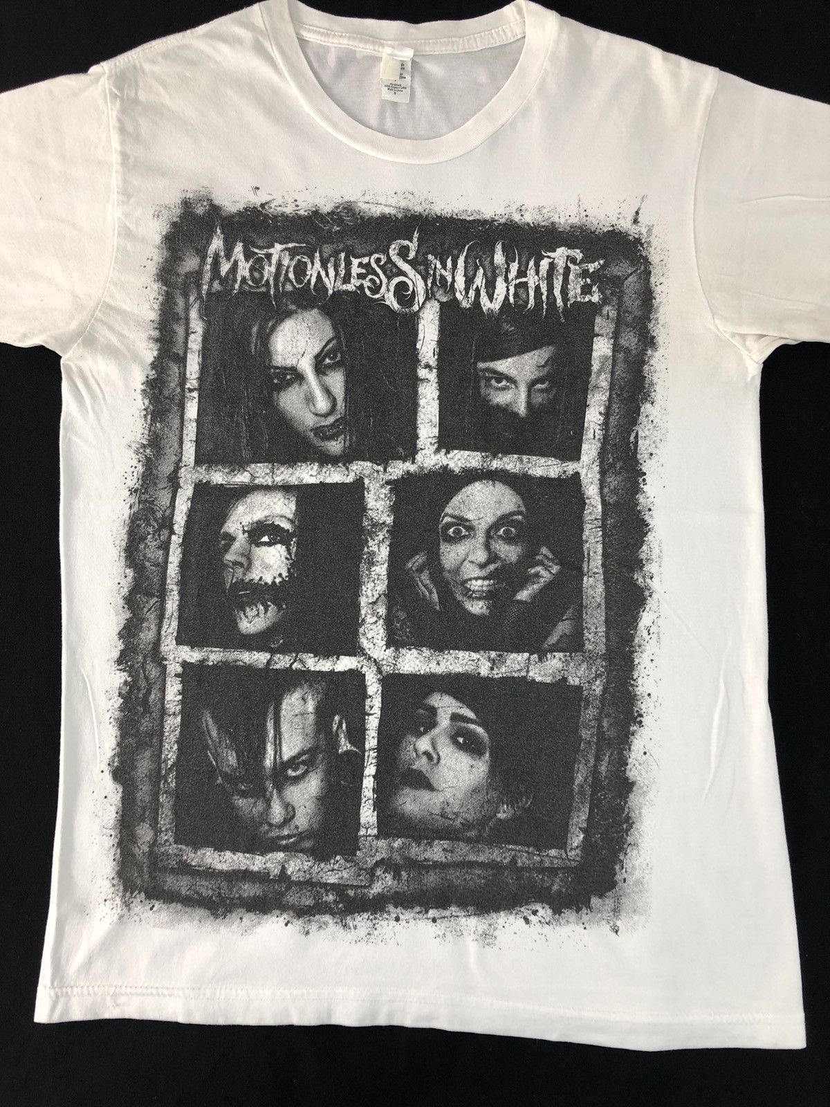 Band Tees Motionless In White American Metalcore Band Box Logo Tee Size US S / EU 44-46 / 1 - 3 Thumbnail
