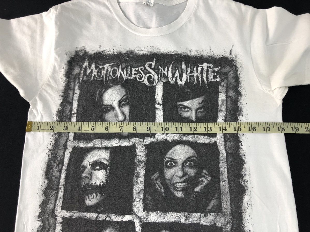 Band Tees Motionless In White American Metalcore Band Box Logo Tee Size US S / EU 44-46 / 1 - 8 Thumbnail