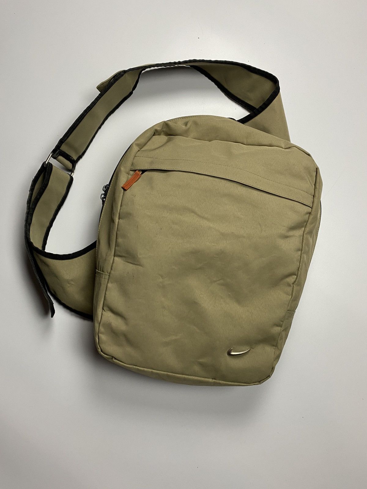 Nike 🦍Nike Vintage Metal Logo Sling Bag🦍 Size ONE SIZE - 1 Thumbnail