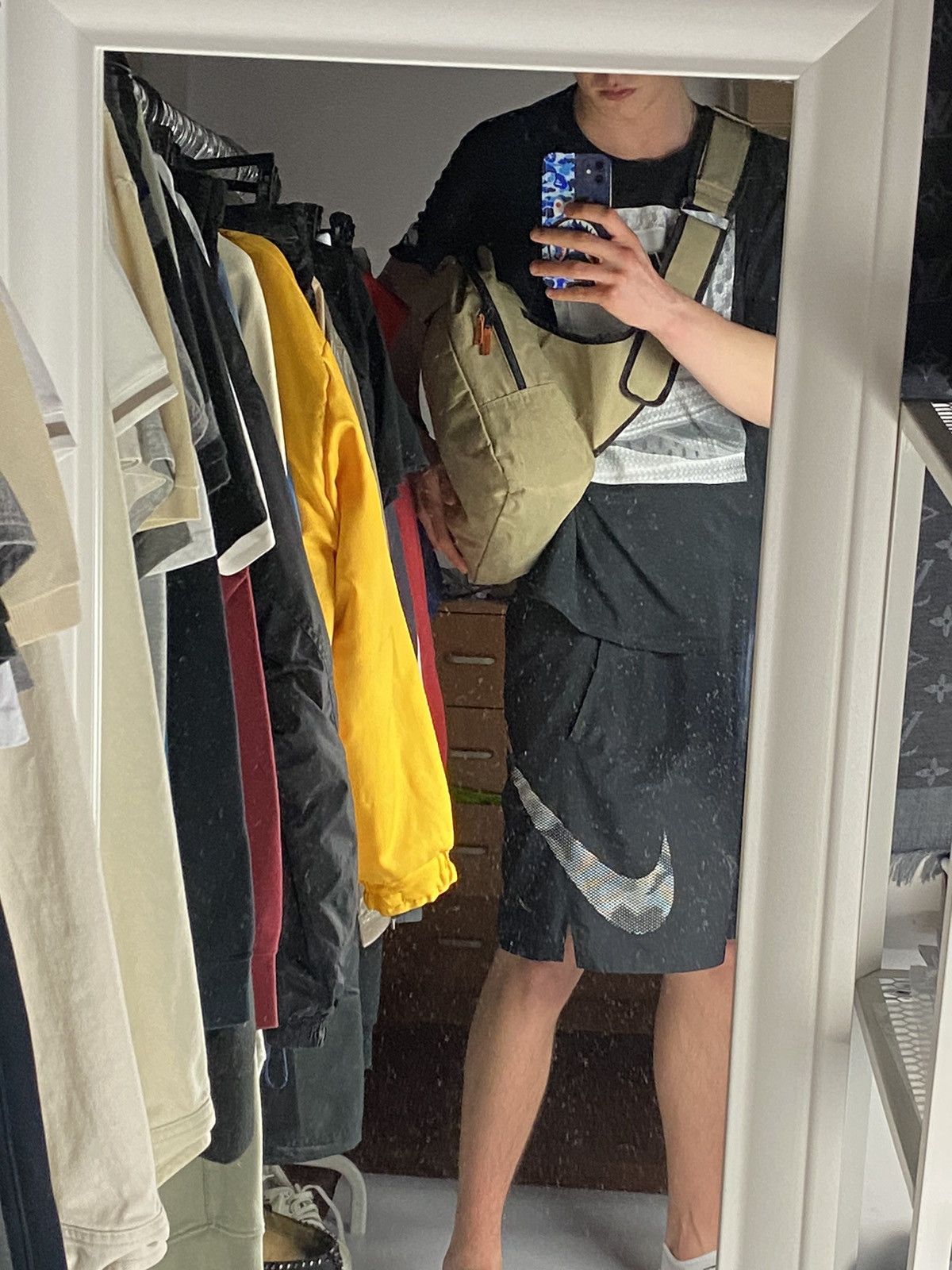 Nike 🦍Nike Vintage Metal Logo Sling Bag🦍 Size ONE SIZE - 8 Thumbnail