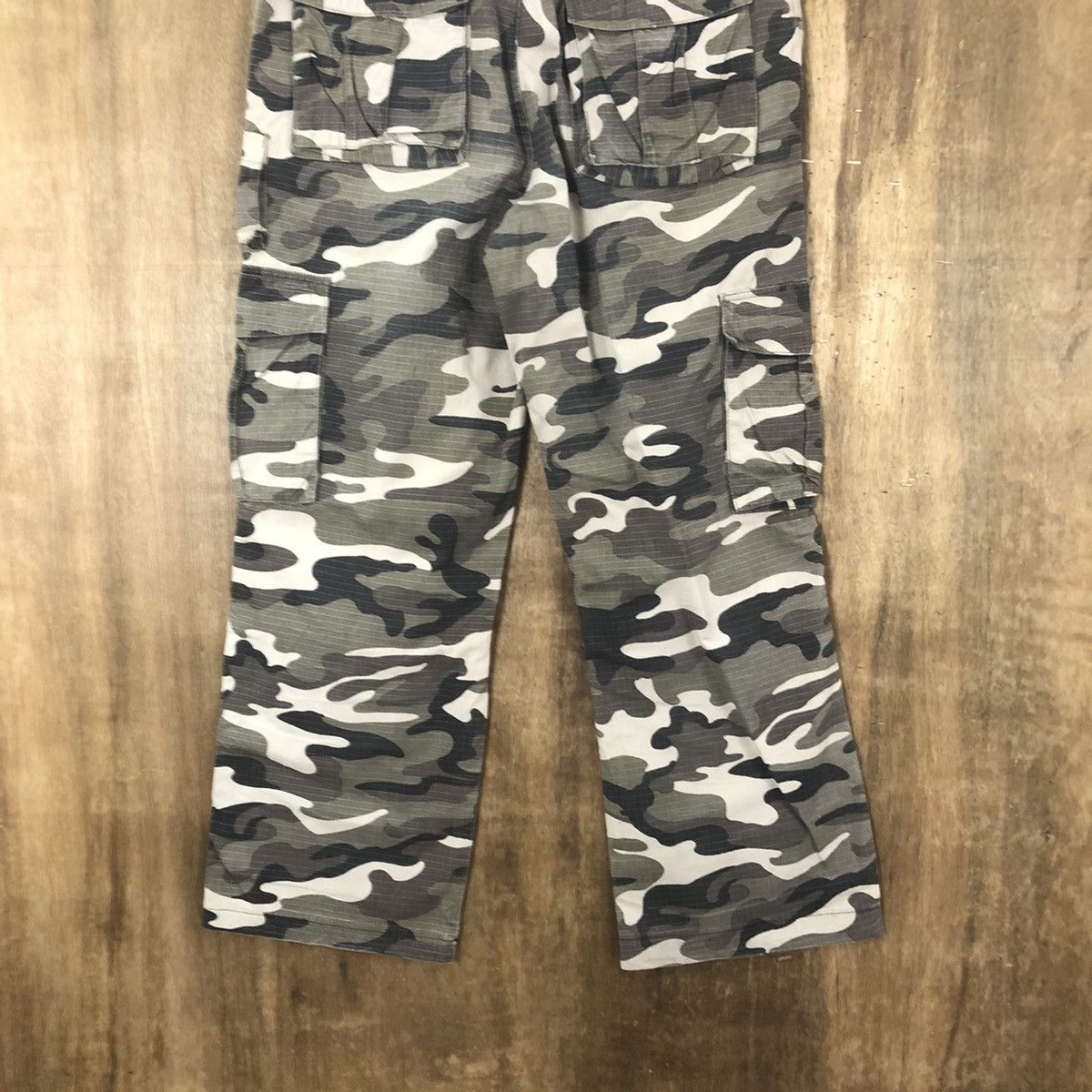 Victorinox VINTAGE VICTORINOX CAMO CARGO PANTS # 022 Size US 32 / EU 48 - 10 Thumbnail