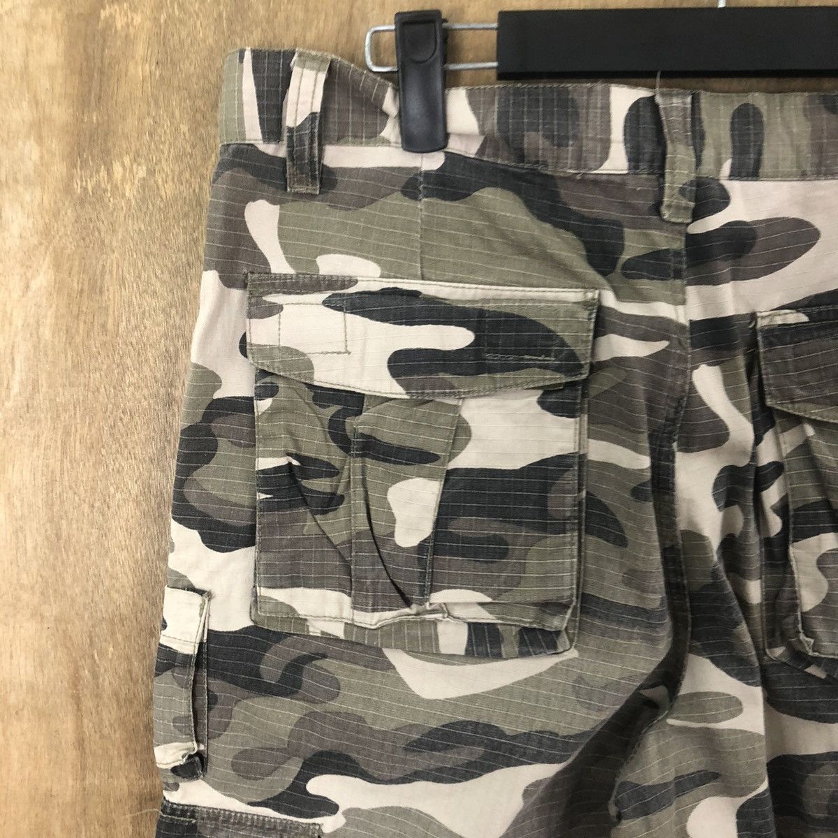 Victorinox VINTAGE VICTORINOX CAMO CARGO PANTS # 022 Size US 32 / EU 48 - 11 Thumbnail