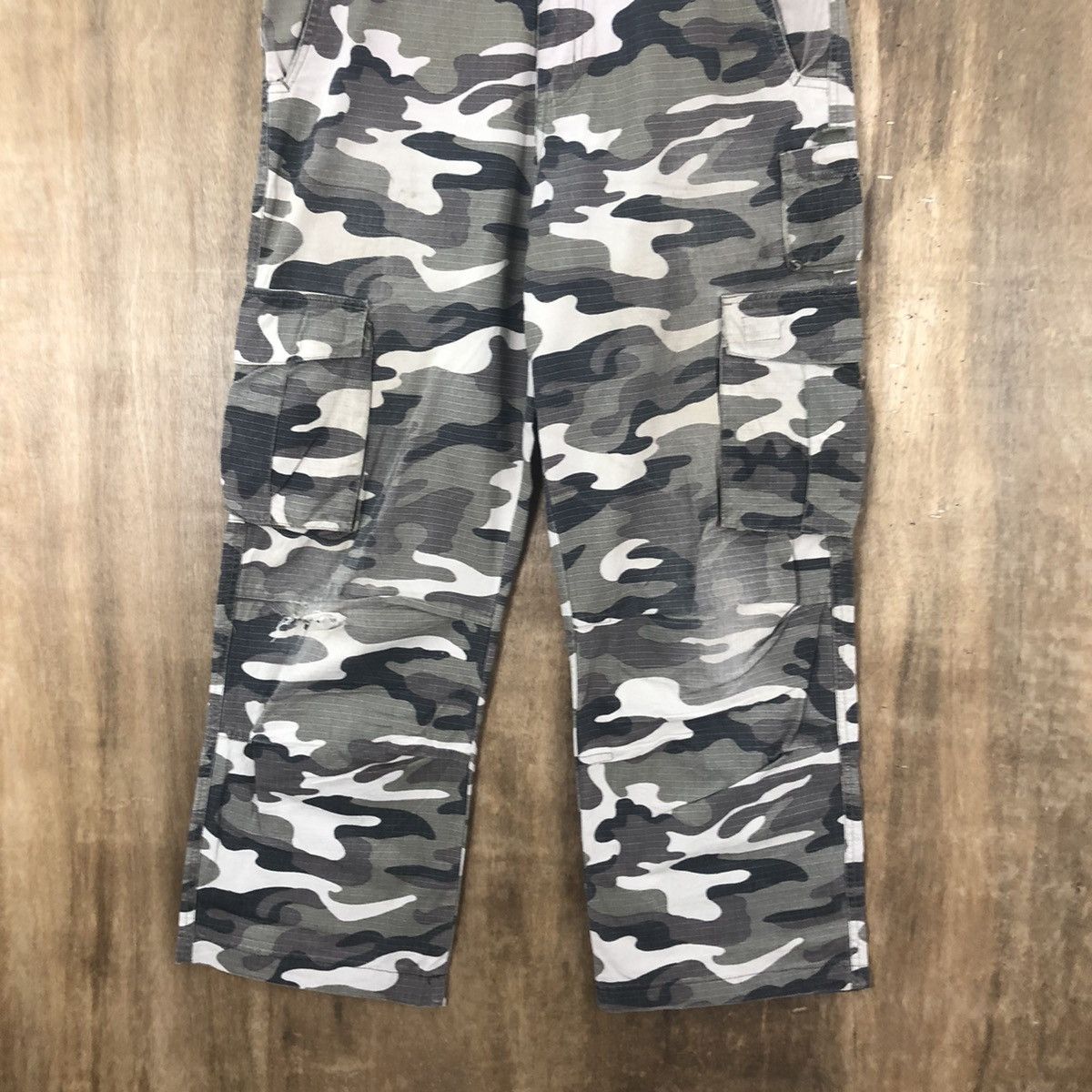 Victorinox VINTAGE VICTORINOX CAMO CARGO PANTS # 022 Size US 32 / EU 48 - 3 Thumbnail