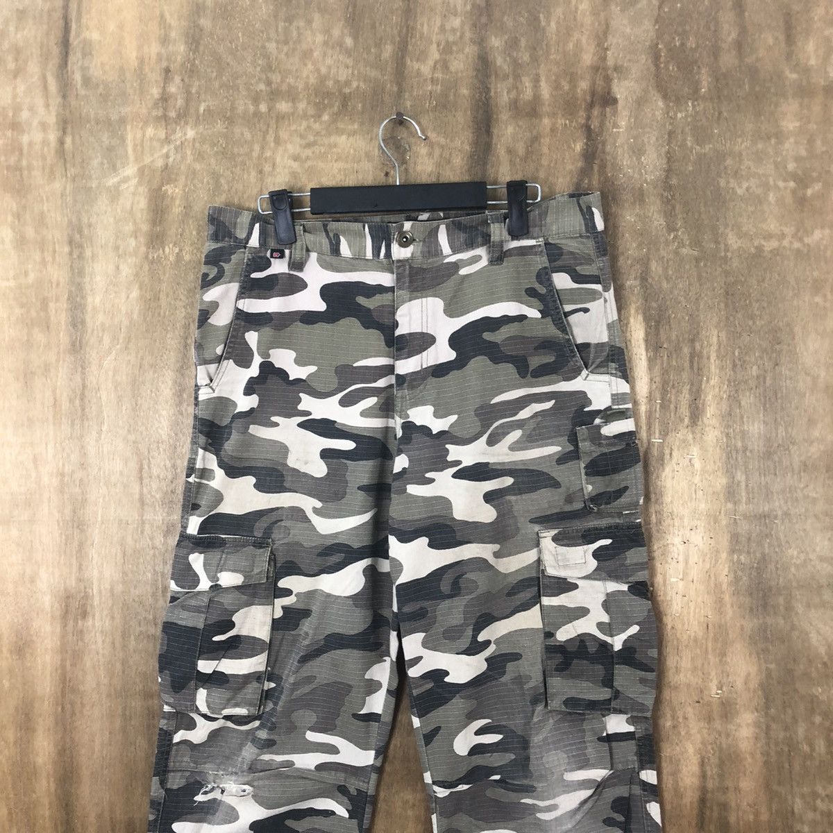 Victorinox VINTAGE VICTORINOX CAMO CARGO PANTS # 022 Size US 32 / EU 48 - 2 Thumbnail