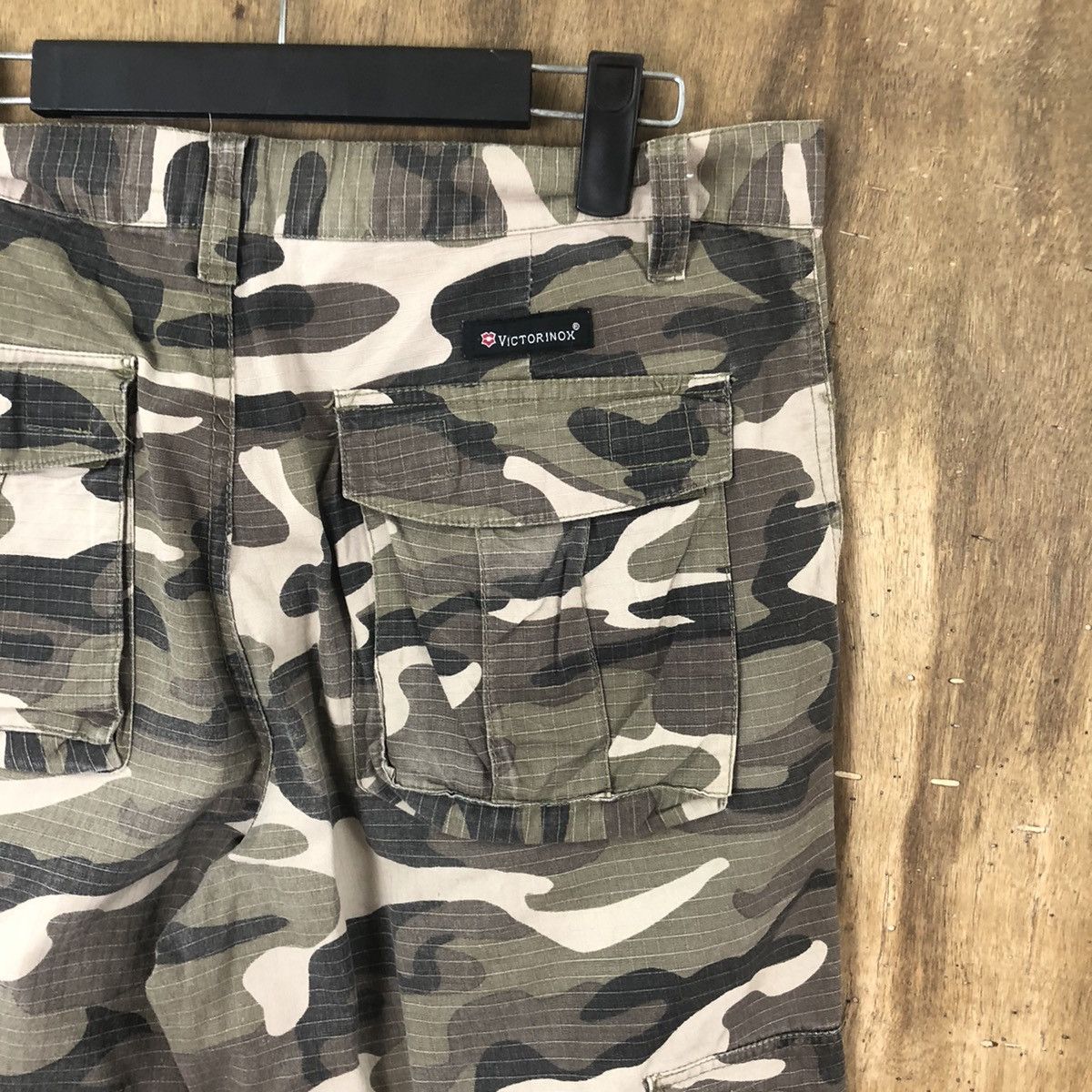 Victorinox VINTAGE VICTORINOX CAMO CARGO PANTS # 022 Size US 32 / EU 48 - 12 Thumbnail