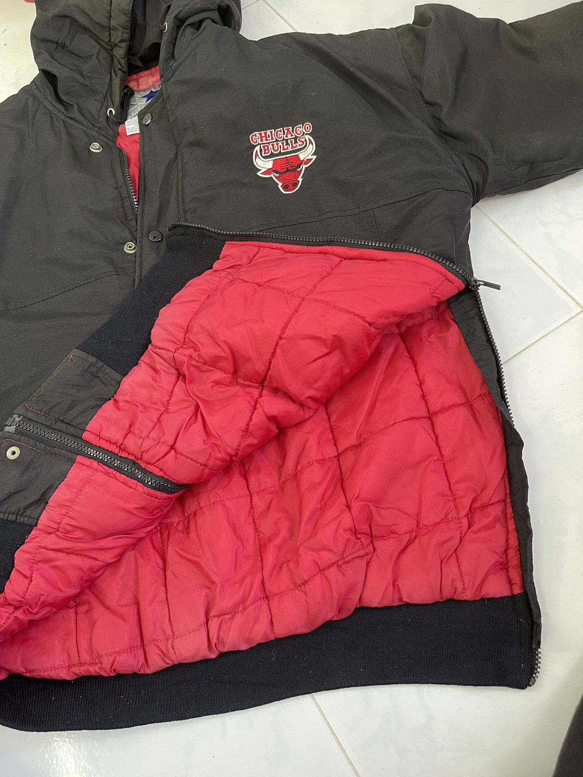 NBA FADED!! Vintage Chicago Bulls Big Logo Jacket Size XL Size US XL / EU 56 / 4 - 12 Thumbnail