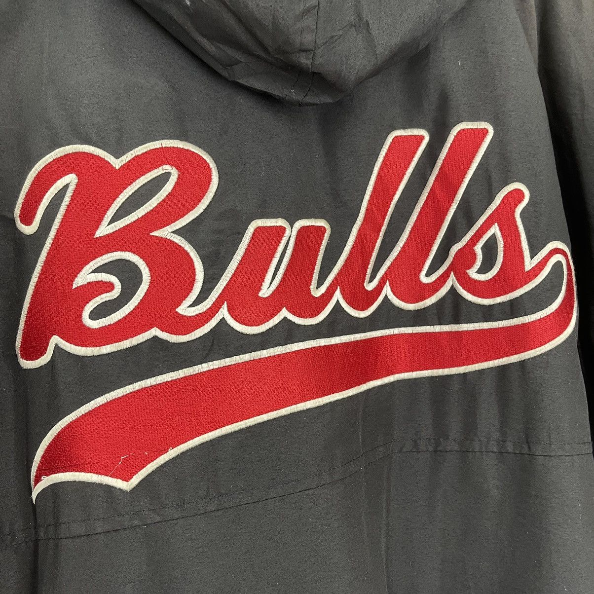 NBA FADED!! Vintage Chicago Bulls Big Logo Jacket Size XL Size US XL / EU 56 / 4 - 5 Thumbnail