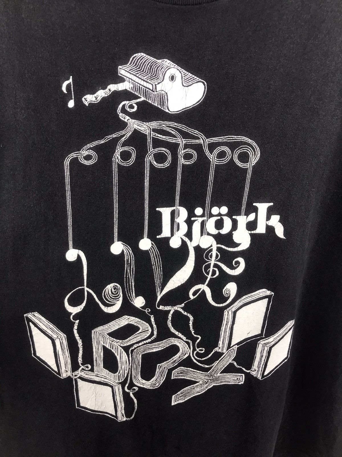 Band Tees × Vintage Vintage Bjork Icelandic Singer Album Promo t-shirt Size US M / EU 48-50 / 2 - 2 Thumbnail