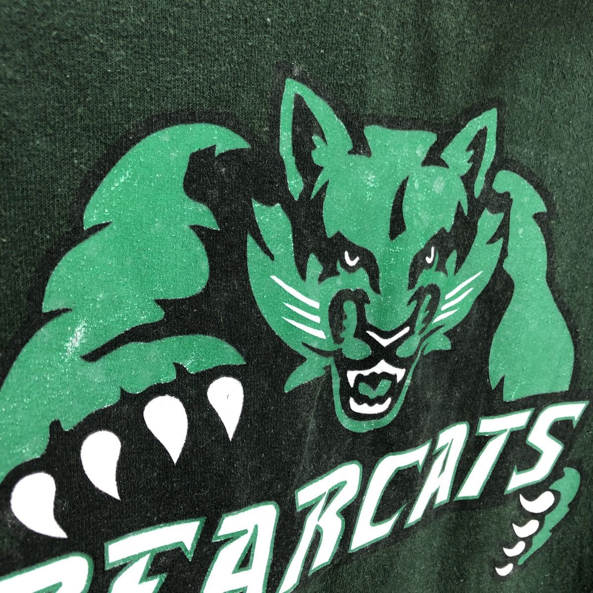Gildan Vintage BEARCATS by GILDAN Hoodie Pullover #1076/AL Size US M / EU 48-50 / 2 - 5 Thumbnail