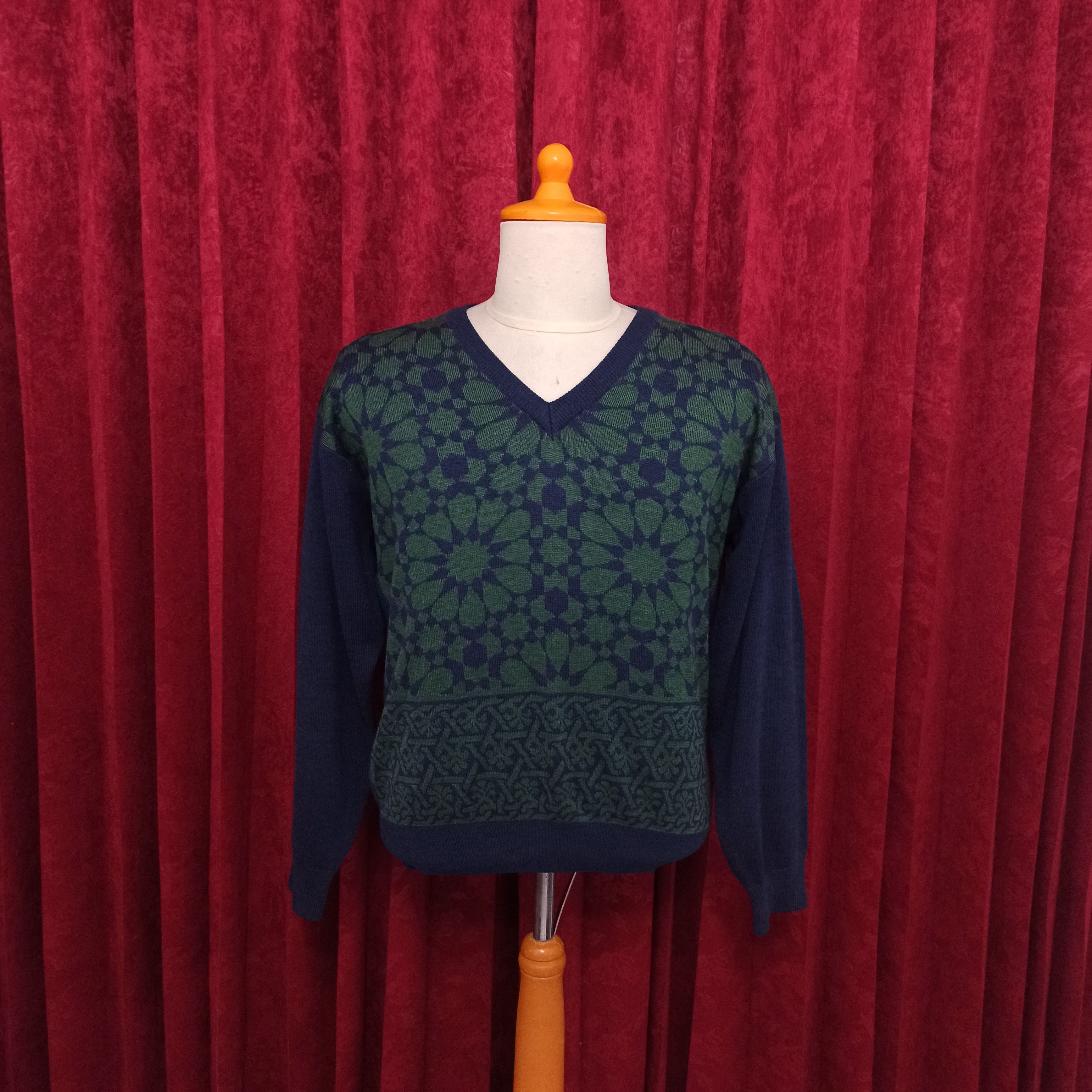 Balenciaga Vintage Balenciaga Paris Old Logo Knitwear Vneck Sweatshirt Size US M / EU 48-50 / 2 - 7 Thumbnail