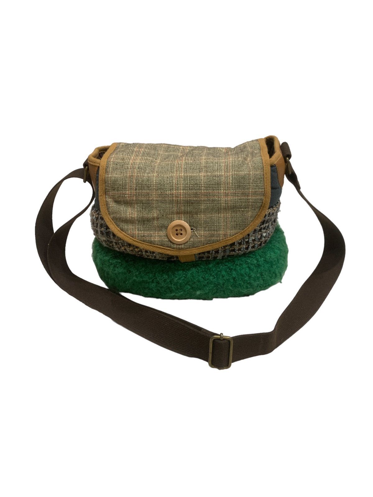 Frapbois × Issey Miyake × Japanese Brand FRAPBOIS BY ISSEY MIYAKE SHOULDER BAG Size ONE SIZE - 1 Thumbnail