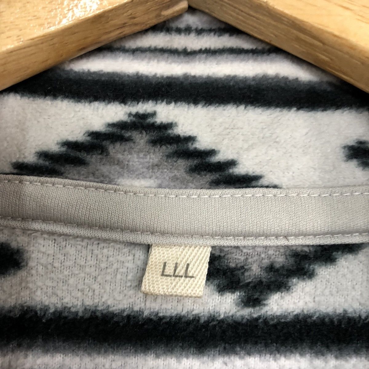 Japanese Brand Topvalu Navajo fleece Grey Sweatshirt #5719 Size US XL / EU 56 / 4 - 11 Thumbnail