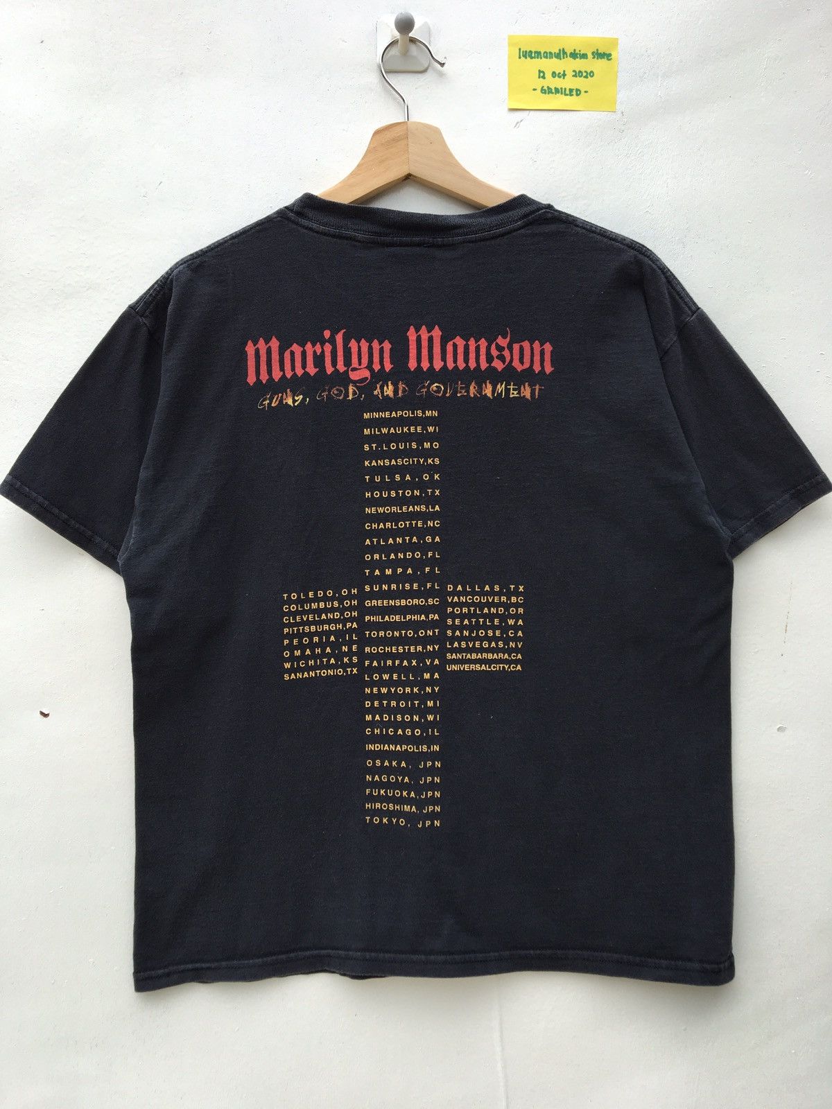 Band Tees Vtg Marylin Manson Guns, God and Government (Holy Wood Era) Size US M / EU 48-50 / 2 - 11 Thumbnail